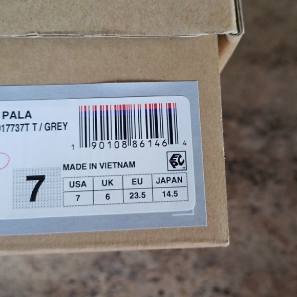 🔥NWT & NIB authentic waterproof UGG BOOTS🔥 - Picture 4 of 6